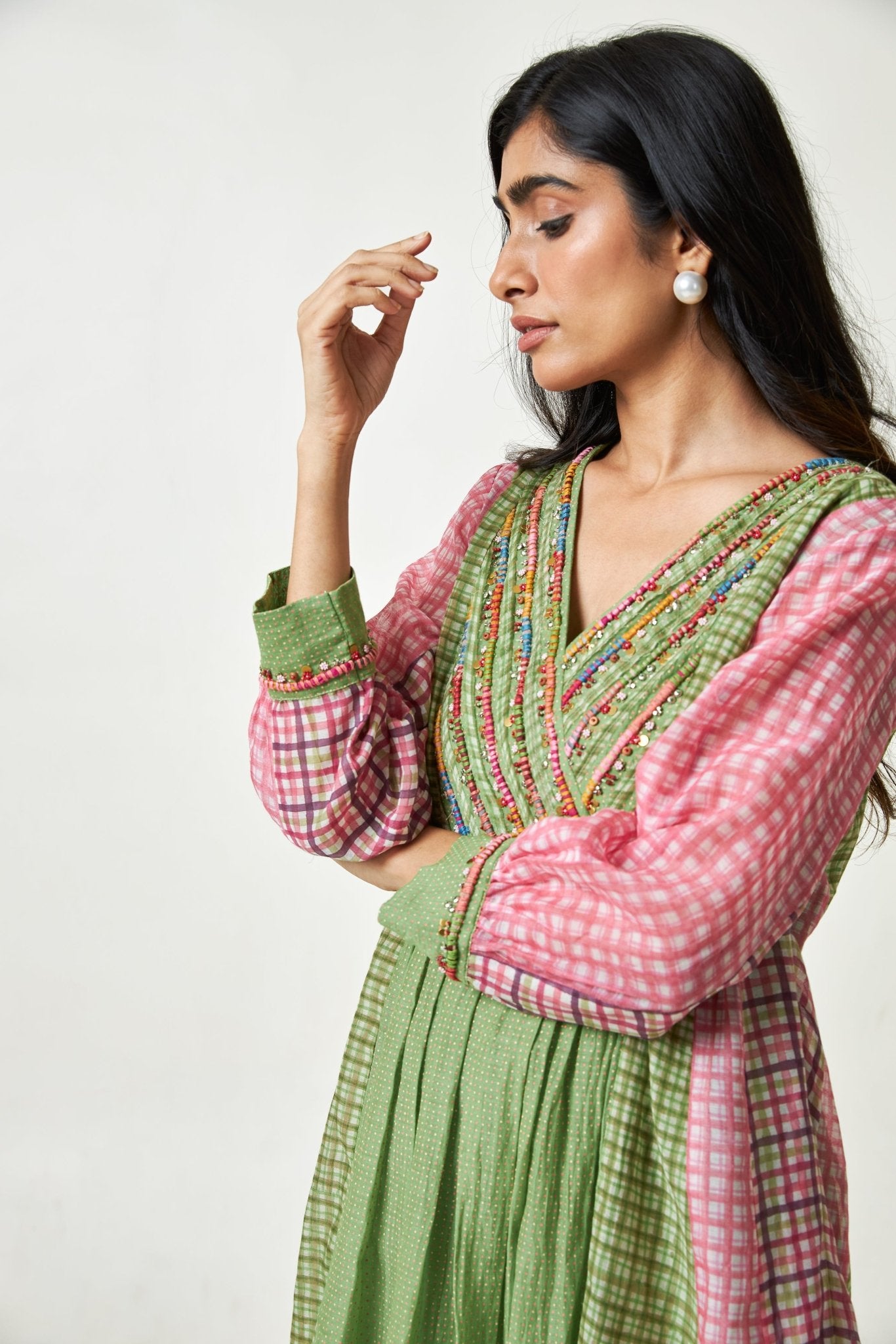 Roseglow Embroidered Kurta Set - CiceroniKurta SetPants and Pajamas