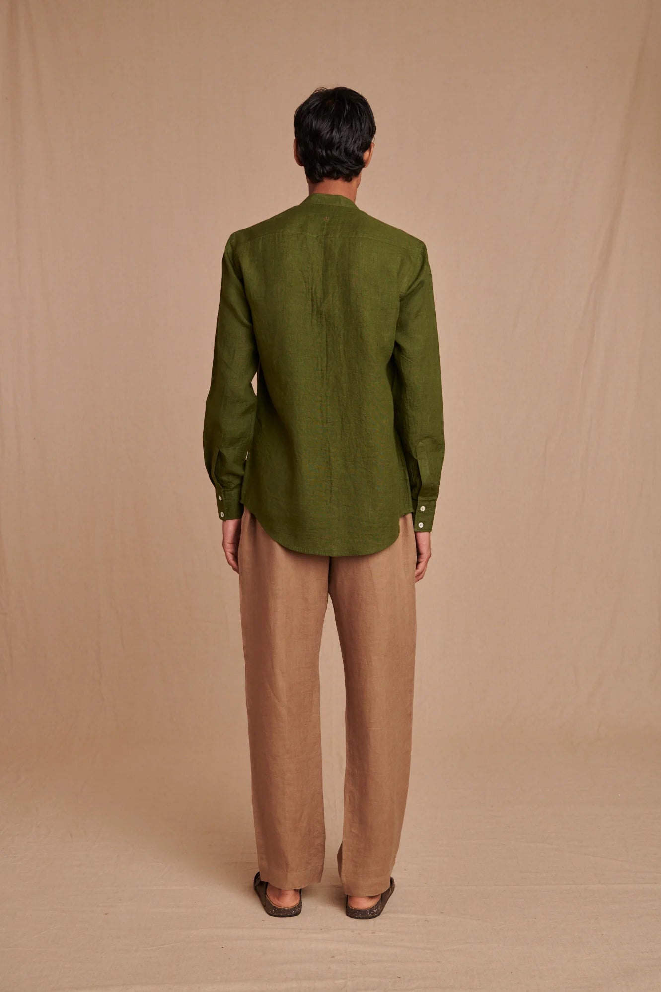 Safari Linen Men's Band Collar Shirt - Slim Fit - CiceroniShirtSaphed