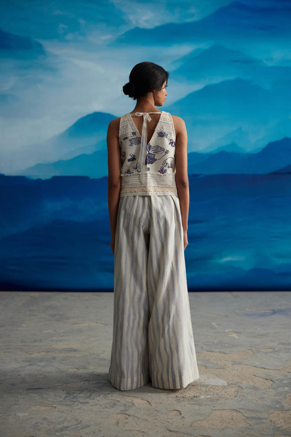 Salvia V-neck Top - CiceroniTopsAhmev