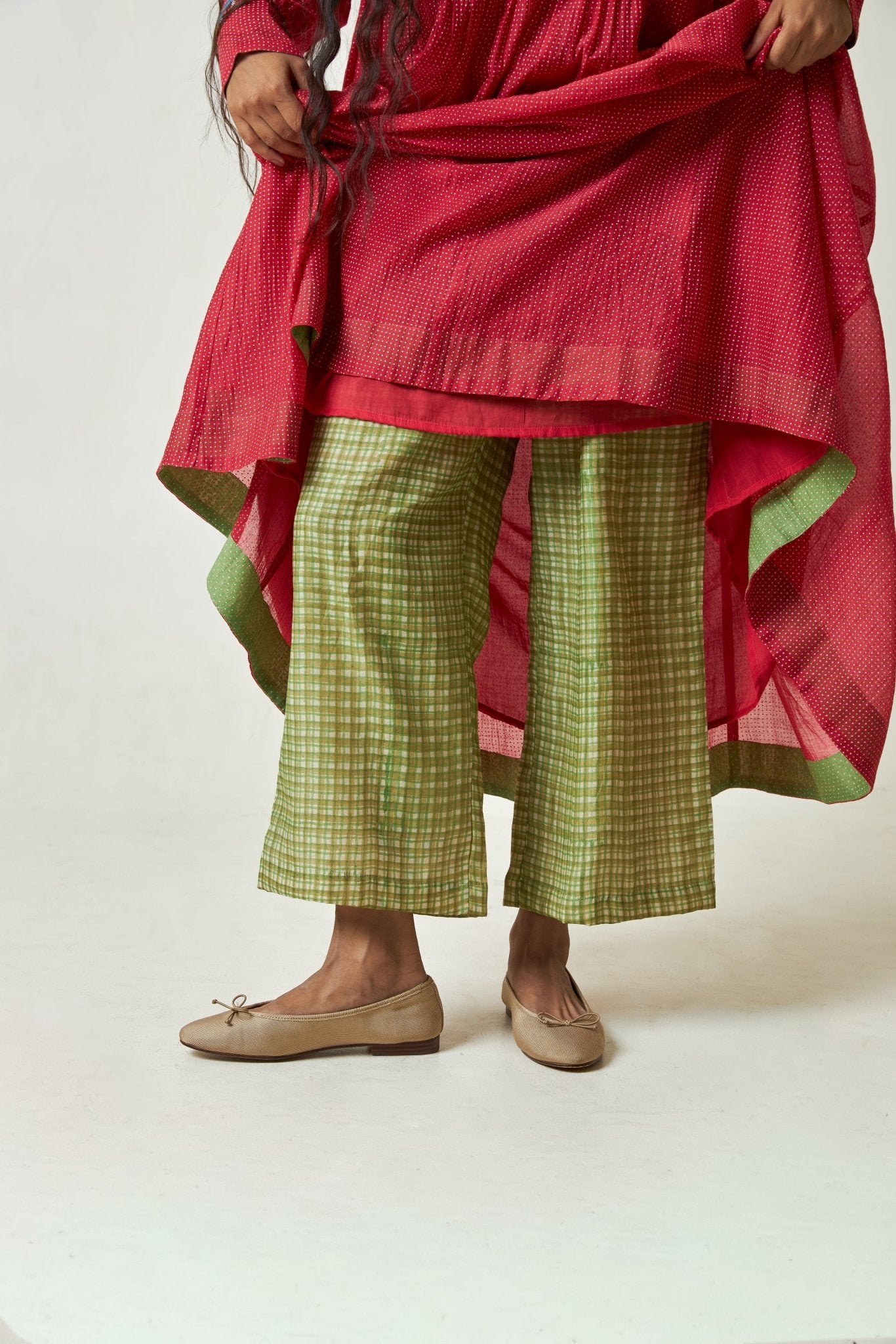 Scarlet Bloom Embroidered Kurta Set - CiceroniKurta SetPants and Pajamas