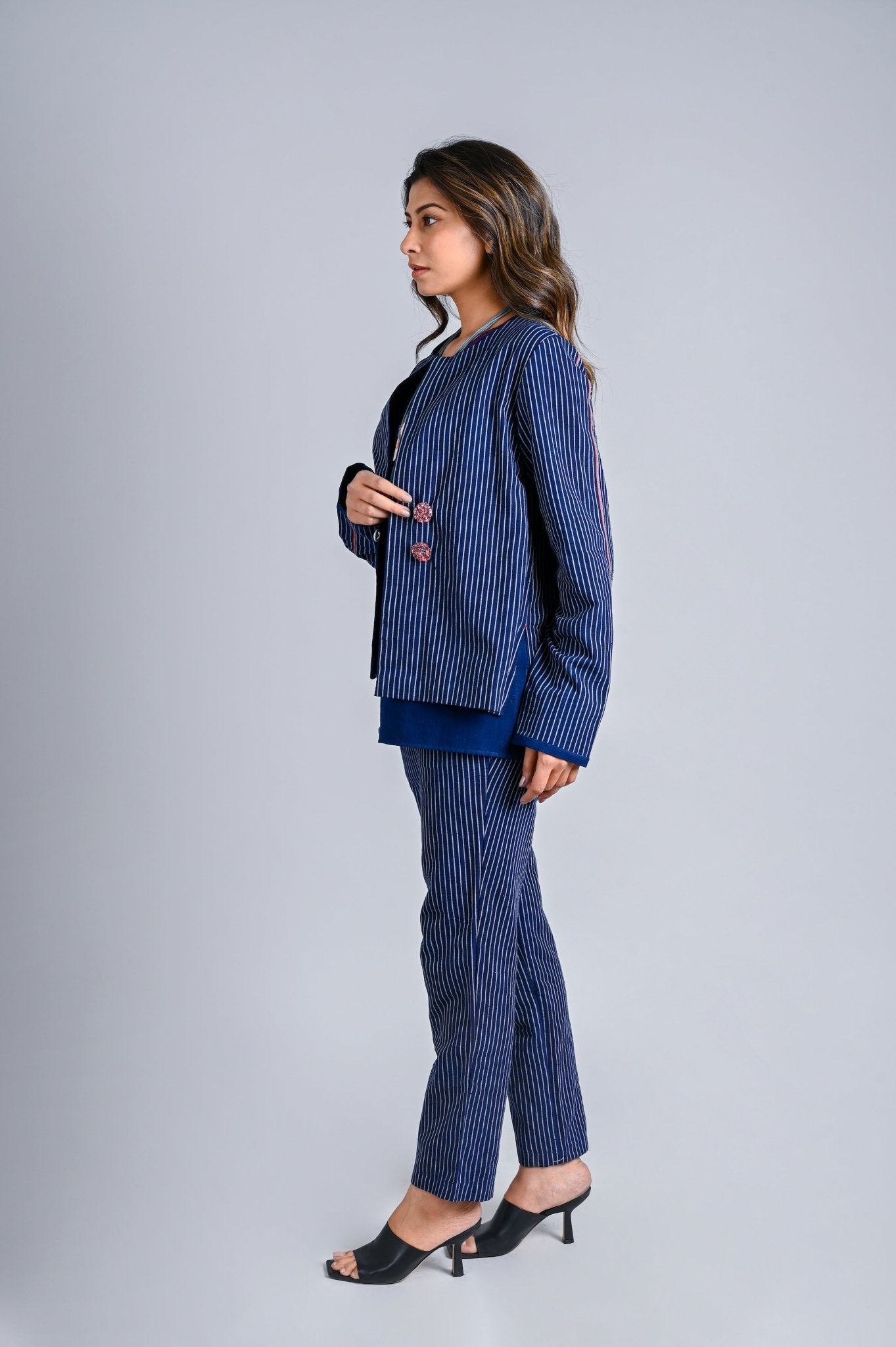 Short Fold Up Sleeve Jacket - CiceroniJacketsRang by Rajvi