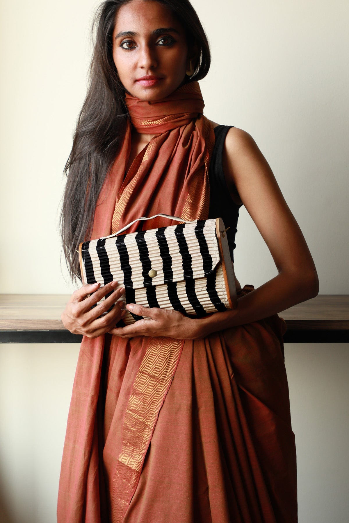 Siden Upcycled Capsule Clutch - CiceroniClutchLukka Chuppi