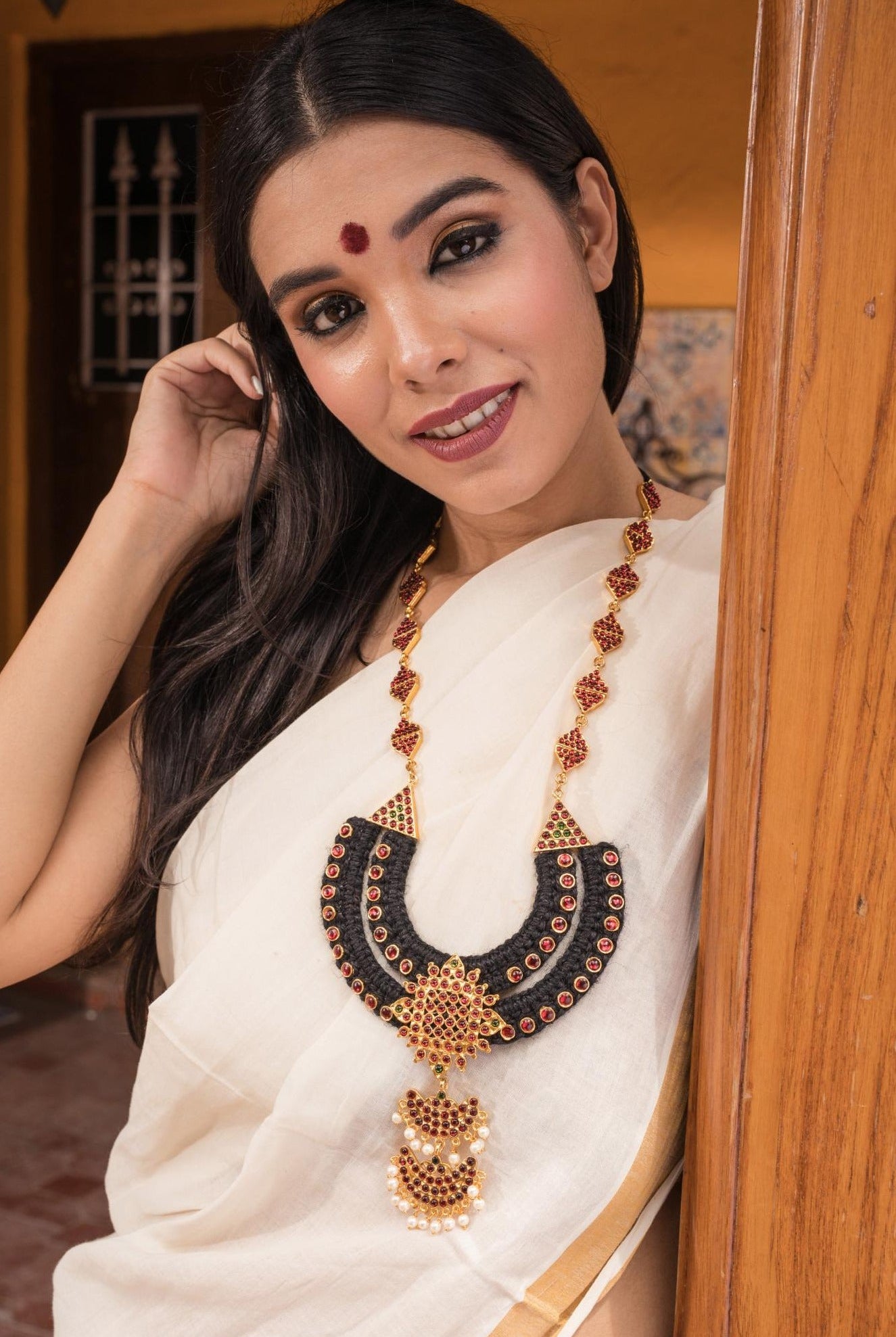 Statement Necklace with Two Layered Pendant - CiceroniNecklaceAarika