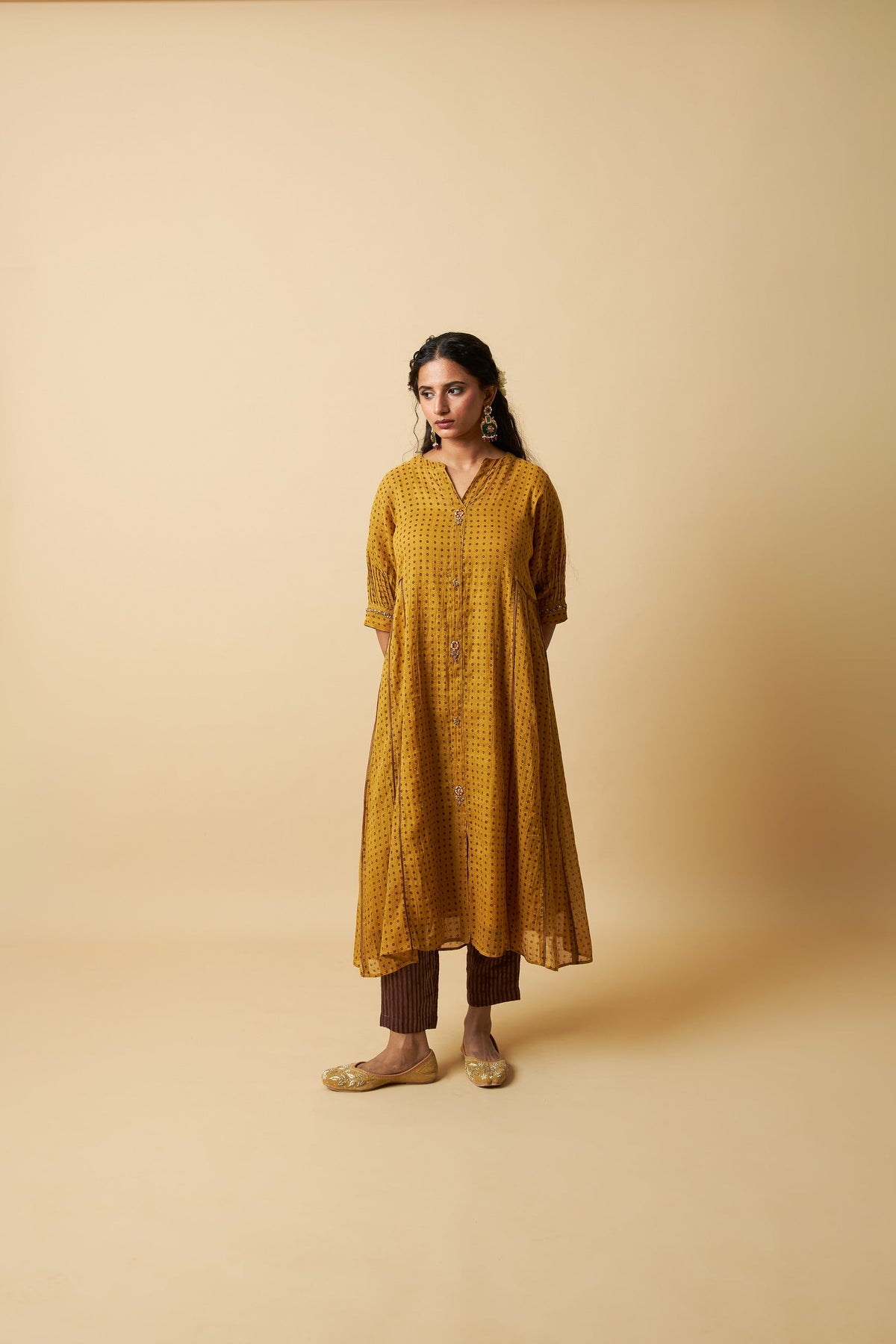 Sunehri Adaa Embroidered Co-ord Set- Set of 2 - CiceroniKurta Set, Festive WearPants and Pajamas