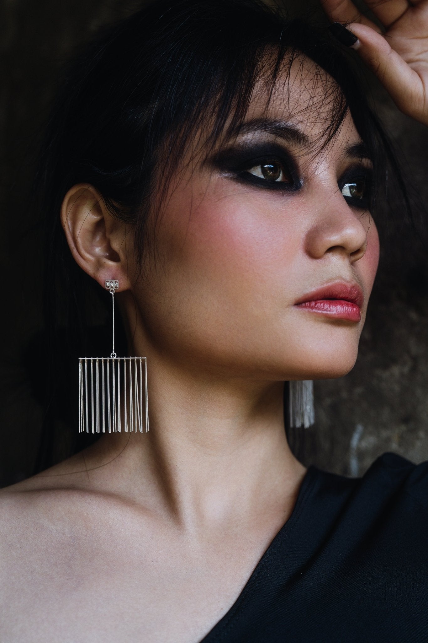 Sway Bold Earrings - CiceroniEarringsBaka