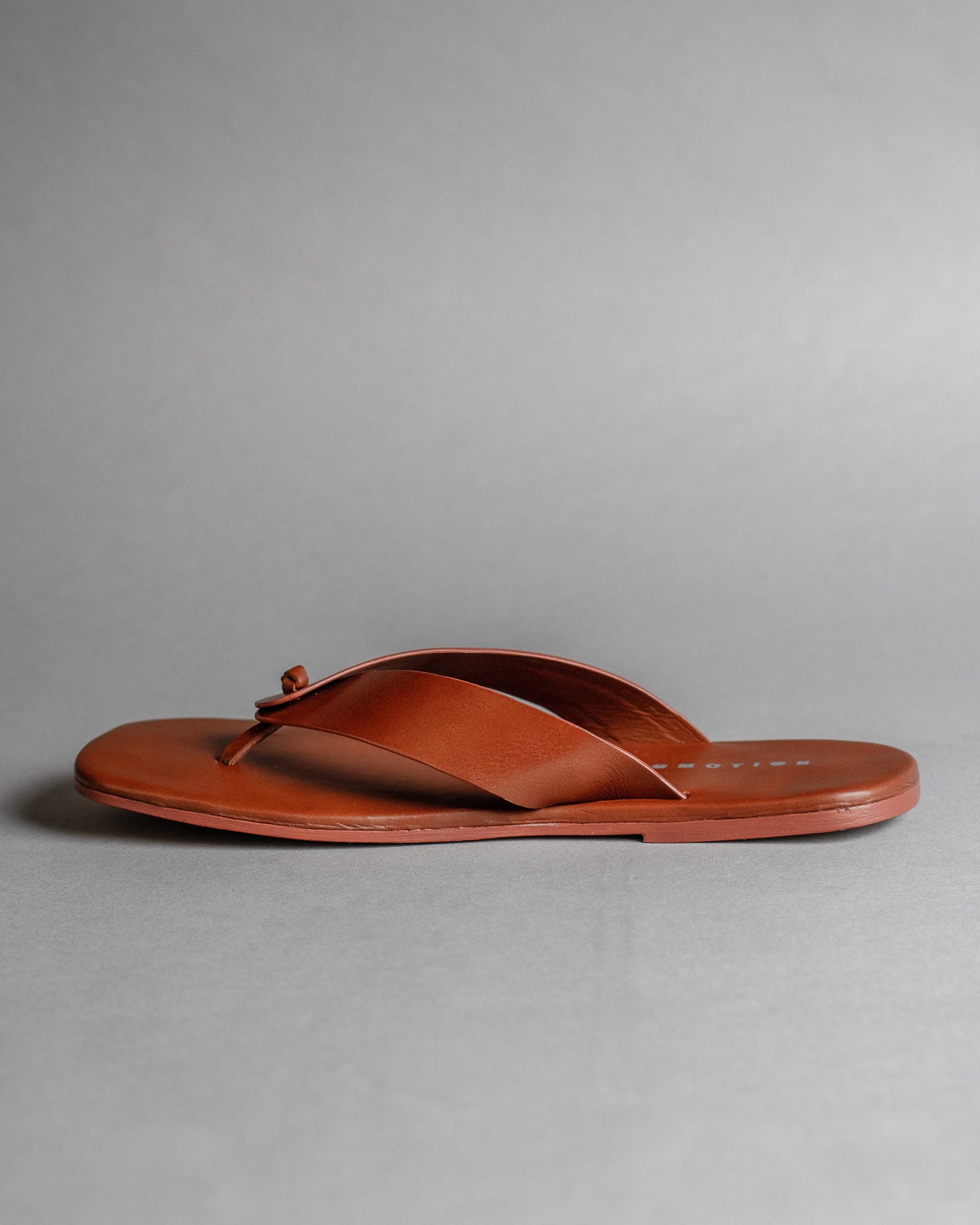 Tan Knot Flip Flops - Women - CiceroniFlatsSlomotion