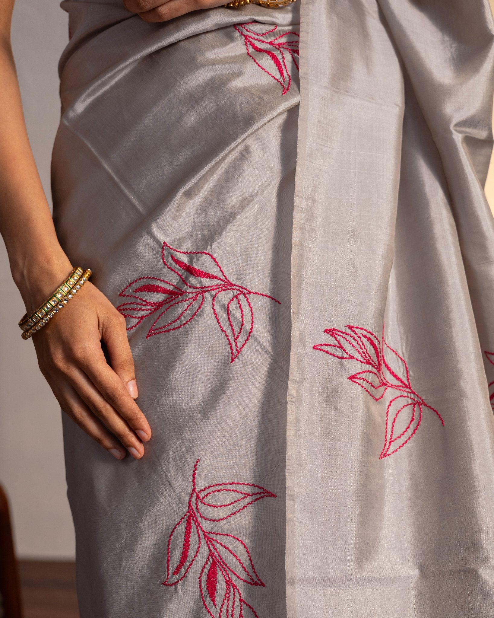 Tarana - Light Grey - CiceroniSareeIra