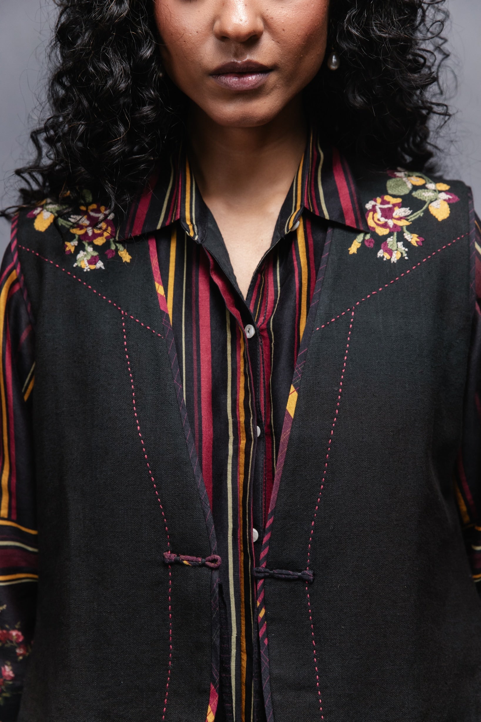 Tie up Vest Black - CiceroniVestSubbah