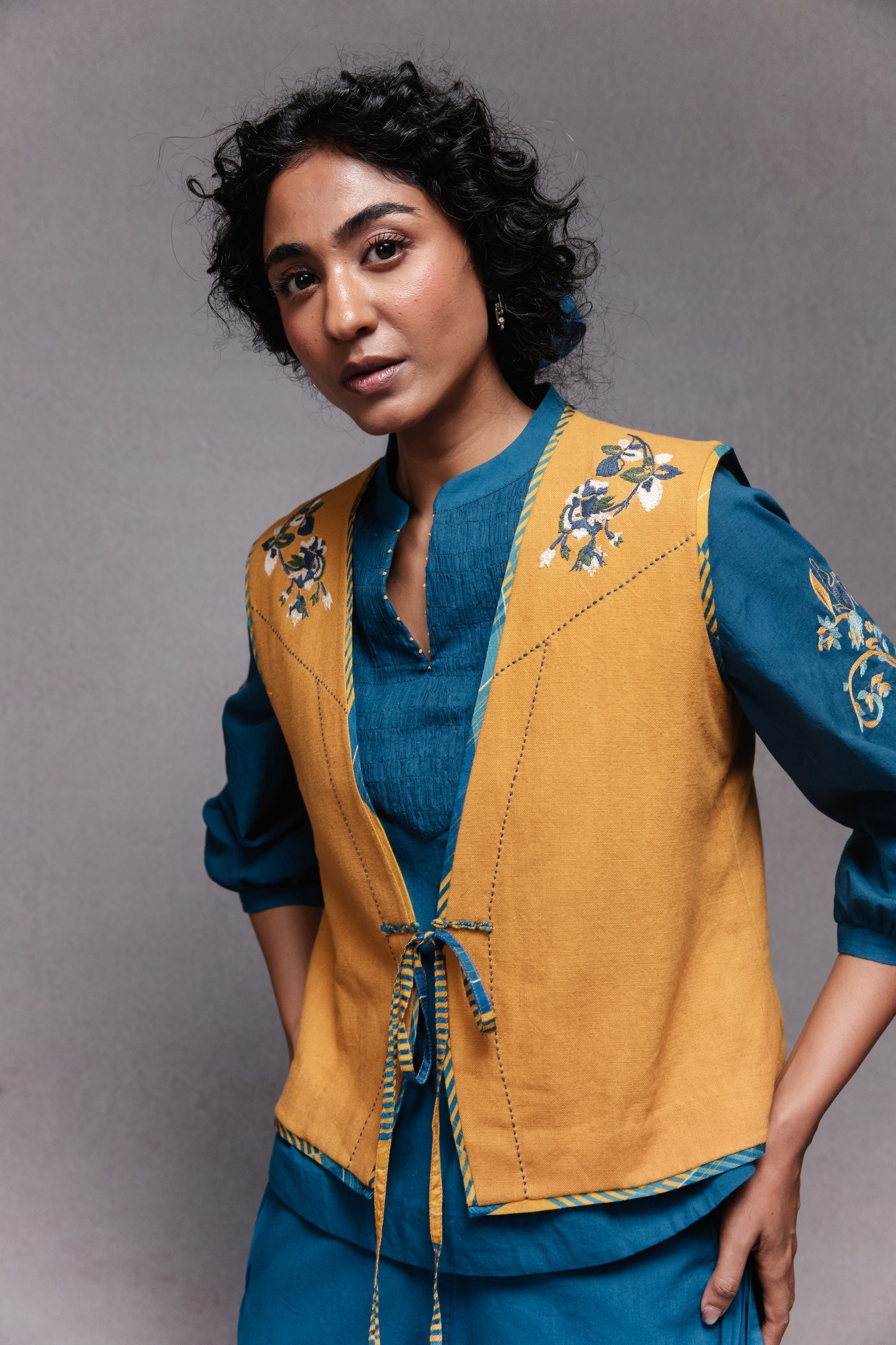 Tie up Vest Mustard - CiceroniVestSubbah