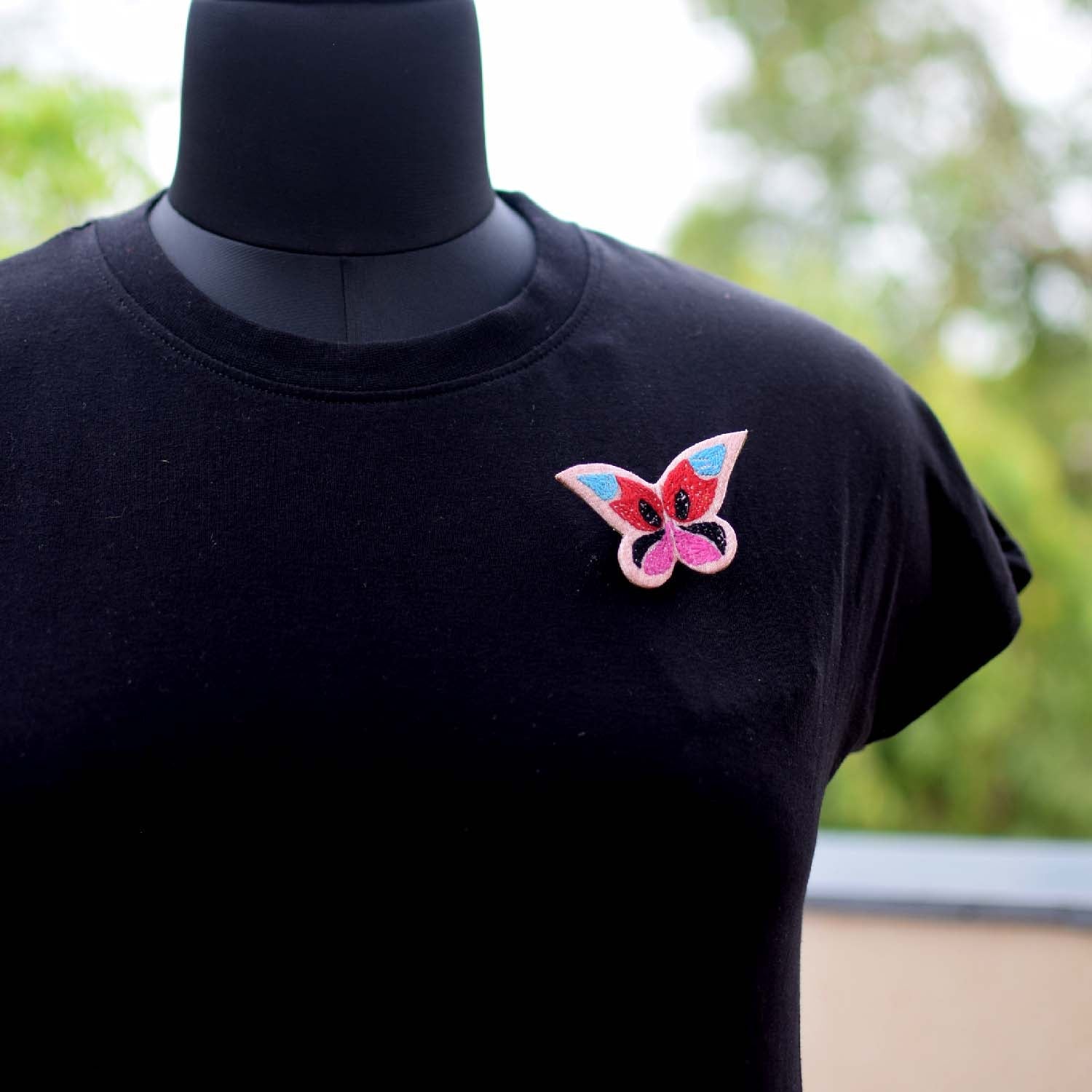 Titli Brooch - Pink - CiceroniBroochPaulami