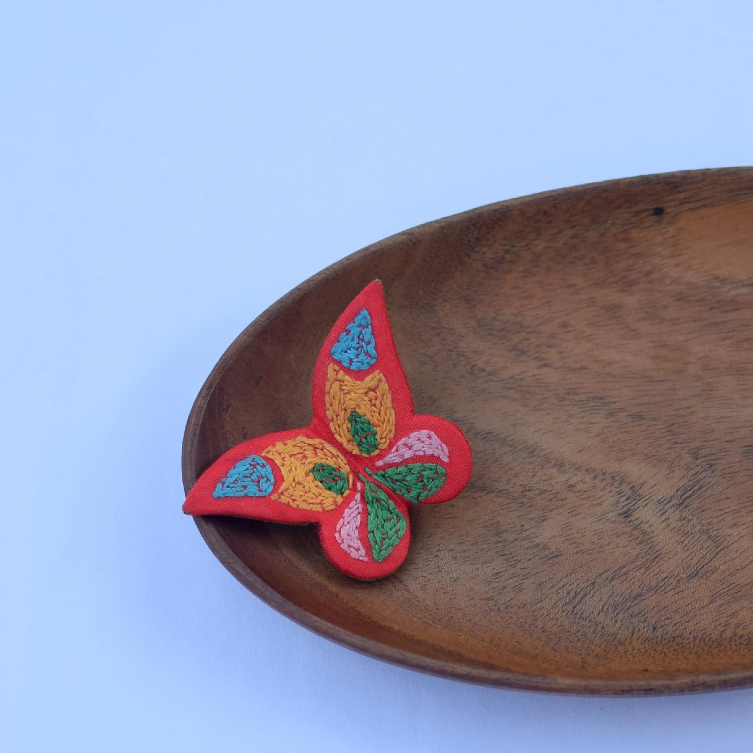 Titli Brooch - Red - CiceroniBroochPaulami