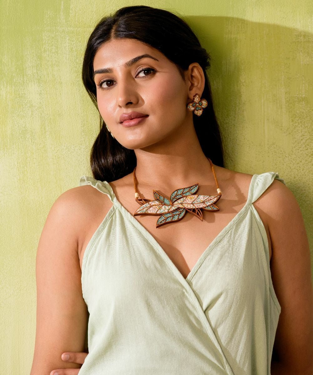 Turquoise White Bloom Leaf Motif Necklace - CiceroniNecklaceWhe by Abira