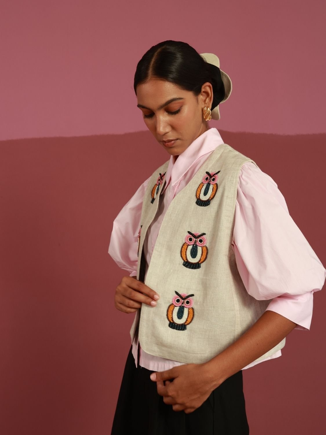 Winglore - Beige Hand Embroidered Hooters Owl Gilet - CiceroniJacketsWinglore