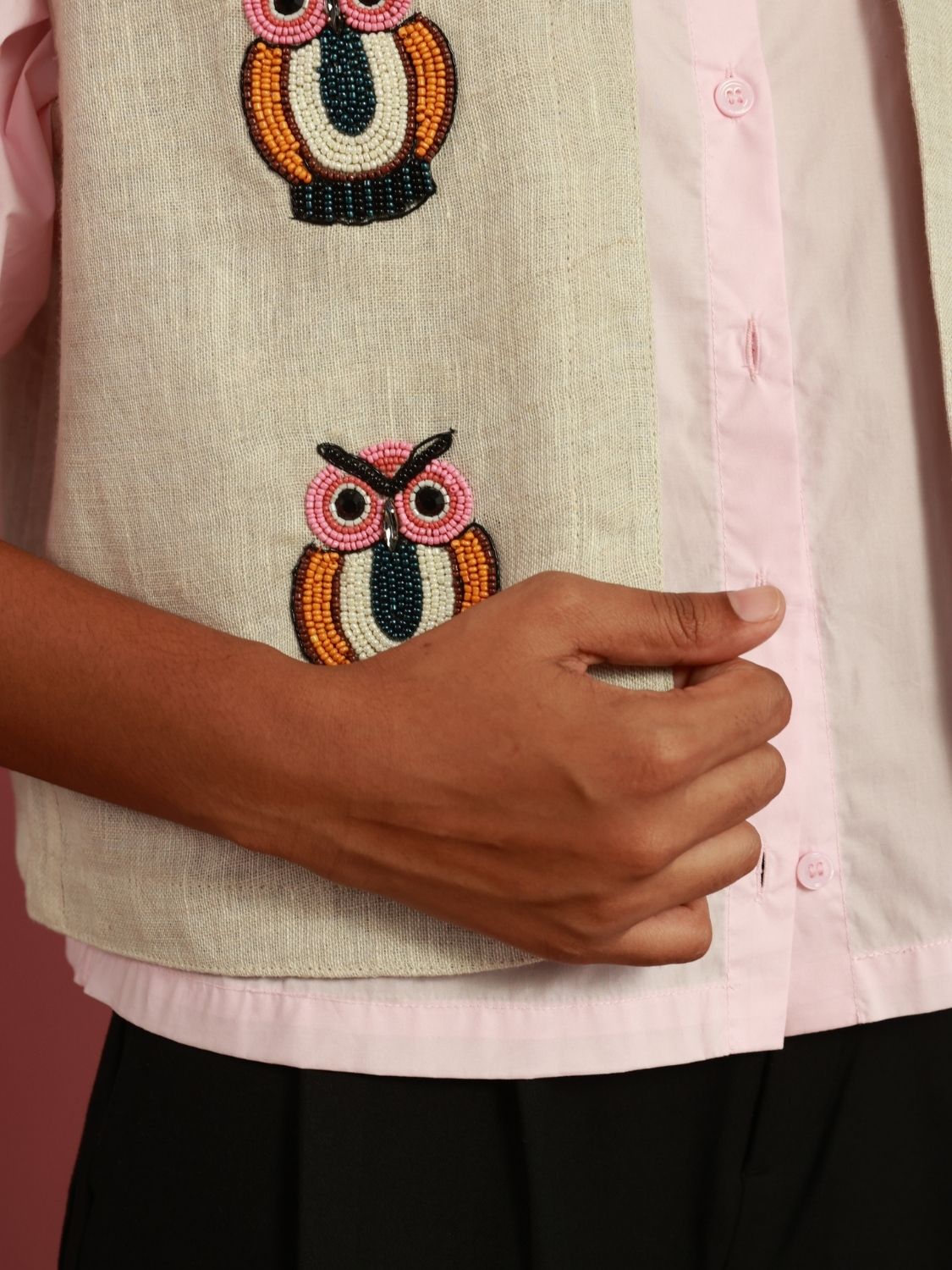 Winglore - Beige Hand Embroidered Hooters Owl Gilet - CiceroniJacketsWinglore