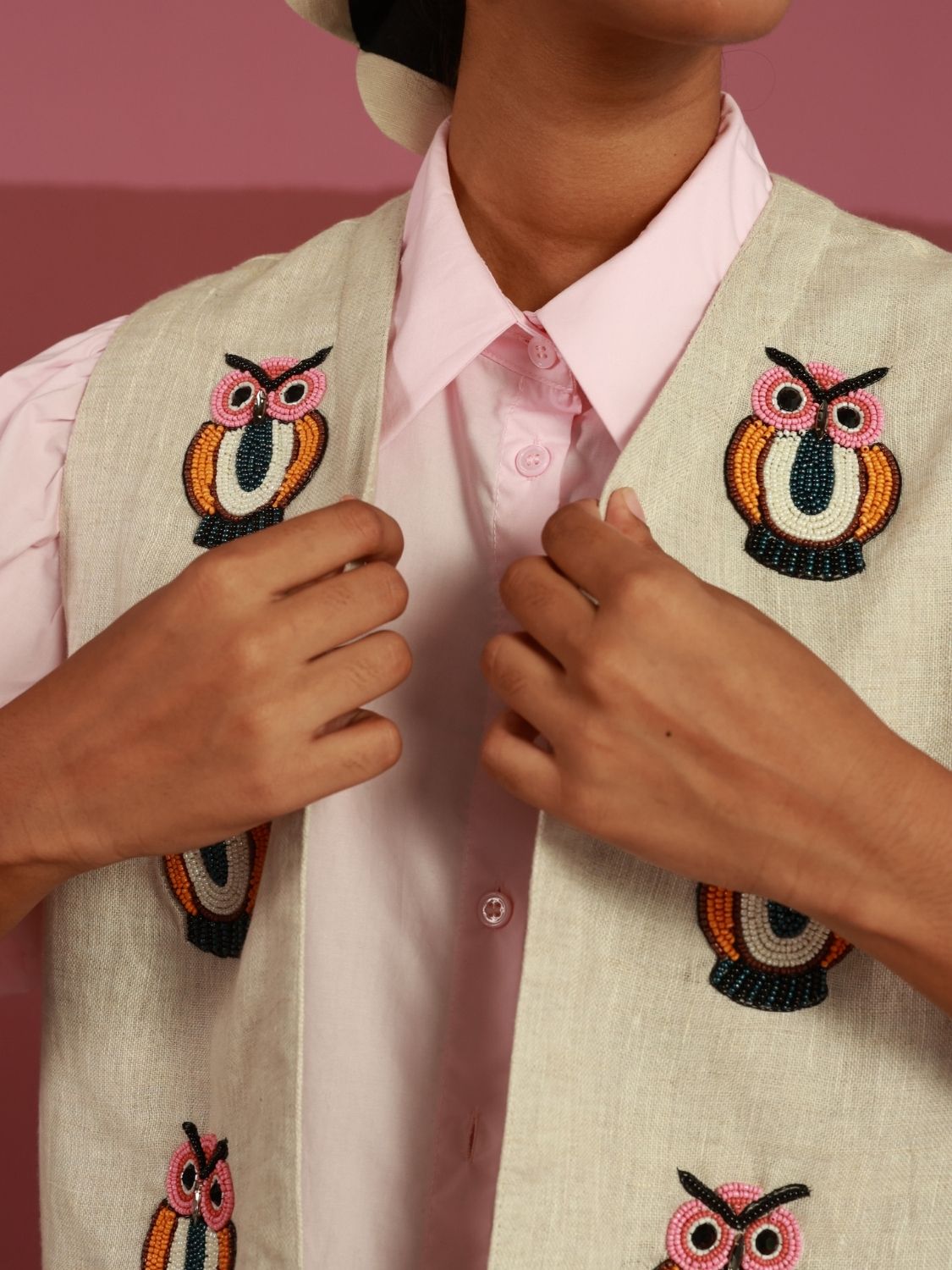 Winglore - Beige Hand Embroidered Hooters Owl Gilet - CiceroniJacketsWinglore