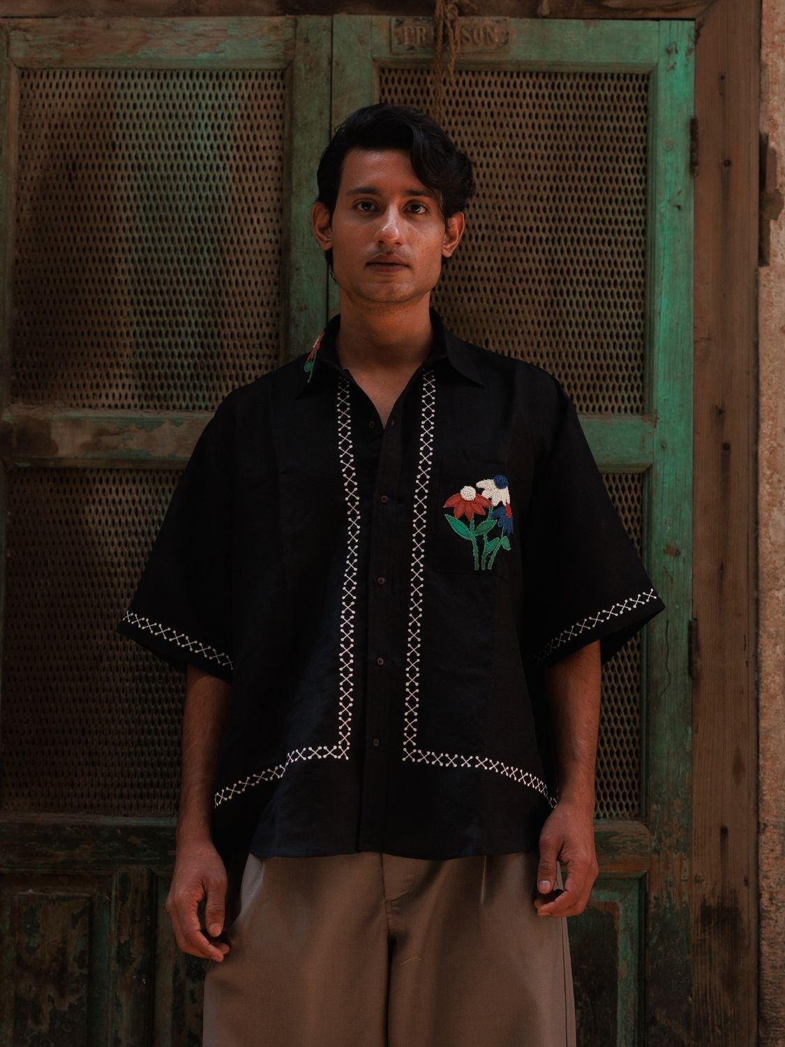 Winglore - Black Appliqué Hand Embroiderd Pure Linen Wildflower Oversized Shirt - CiceroniUnisex ShirtsWinglore