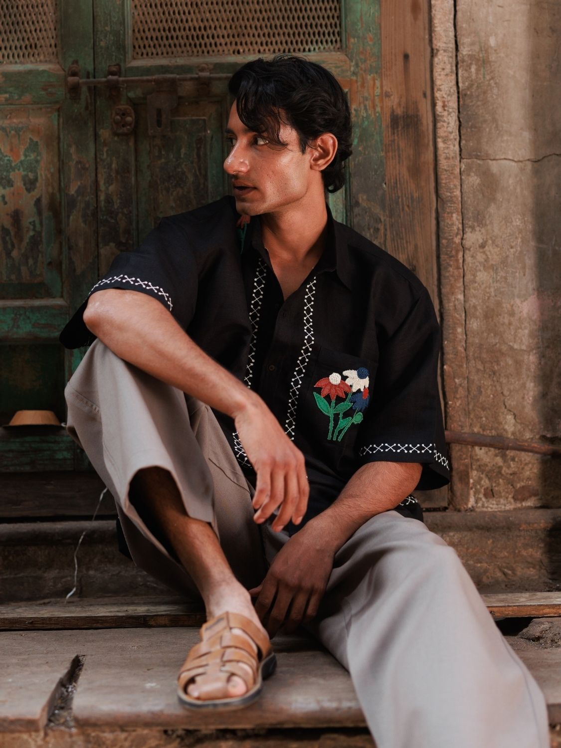 Winglore - Black Appliqué Hand Embroiderd Pure Linen Wildflower Oversized Shirt - CiceroniUnisex ShirtsWinglore