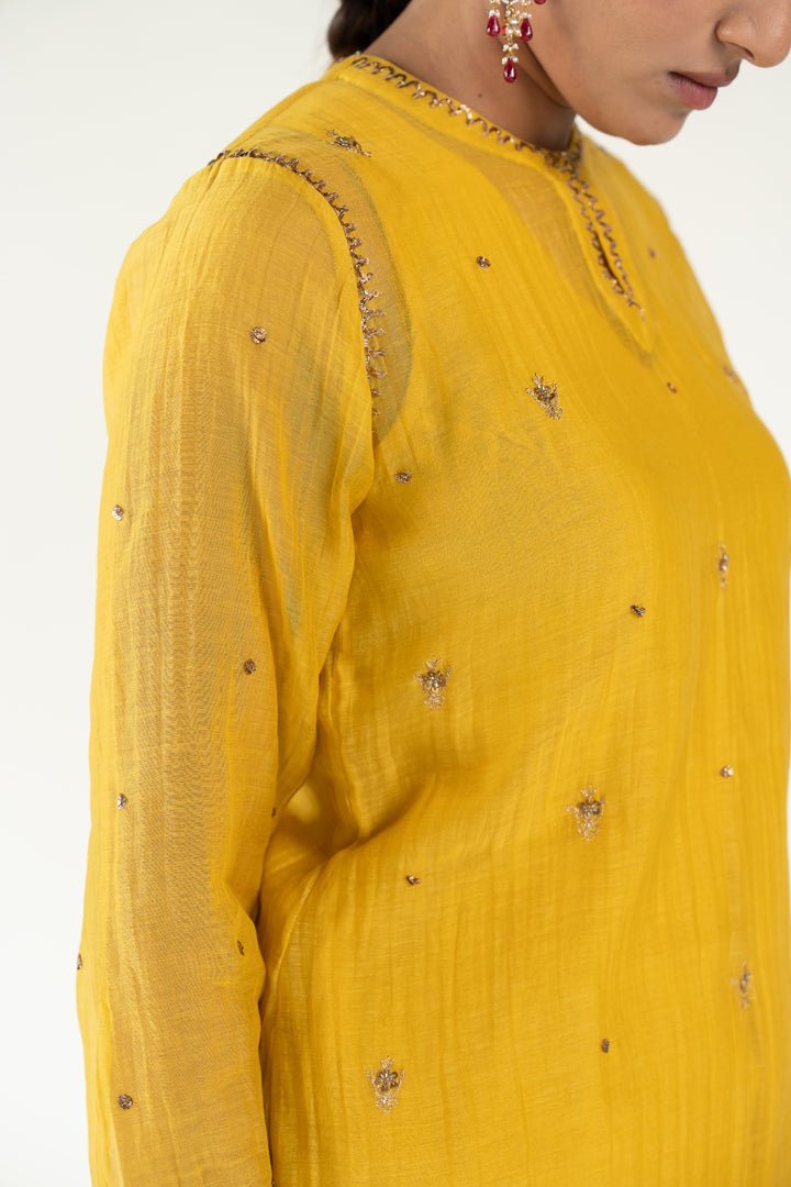 Yellow Chaand Kurta Set with Shama Odhani - CiceroniKurta Set, Festive WearNirjara