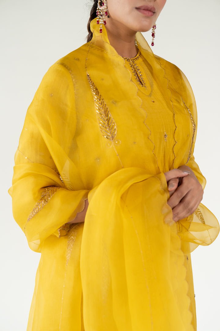 Yellow Chaand Kurta Set with Shama Odhani - CiceroniKurta Set, Festive WearNirjara