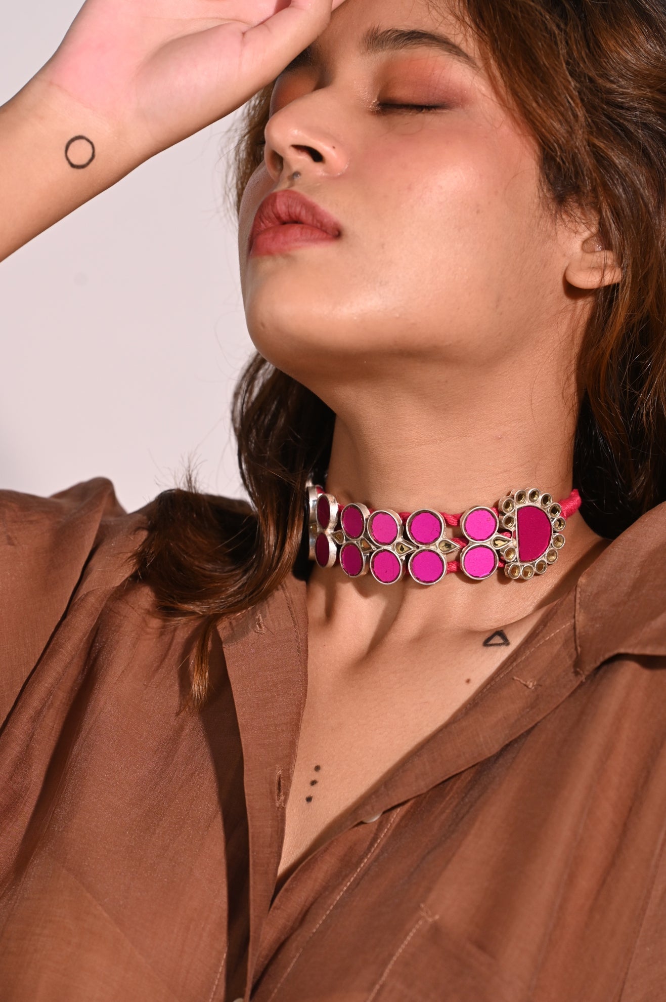 Aisha Choker - CiceroniAimra'a