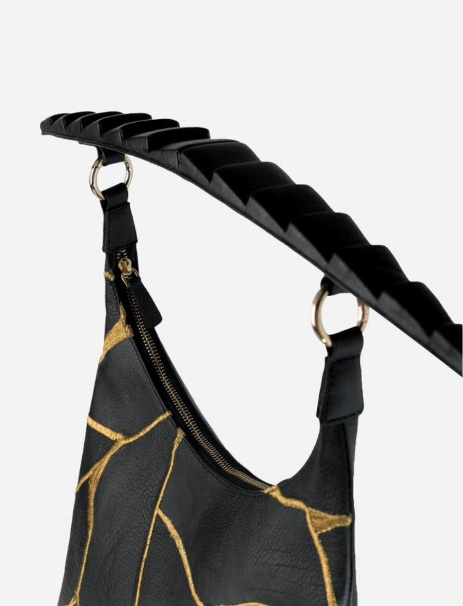 Akira Shoulder Bag in Black - CiceroniBagEconock