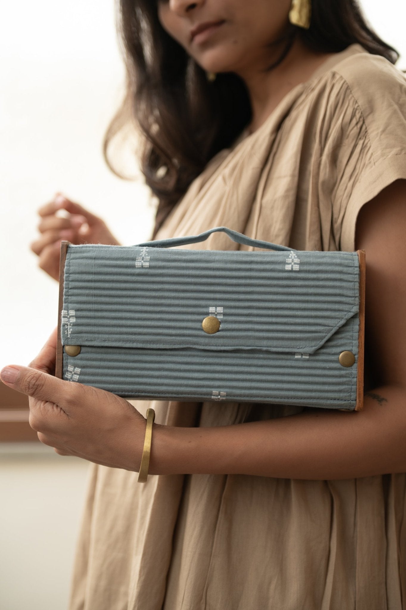 Ash Gray & Moon Box Clutch - Changeable Sleeve - CiceroniClutchLukka Chuppi