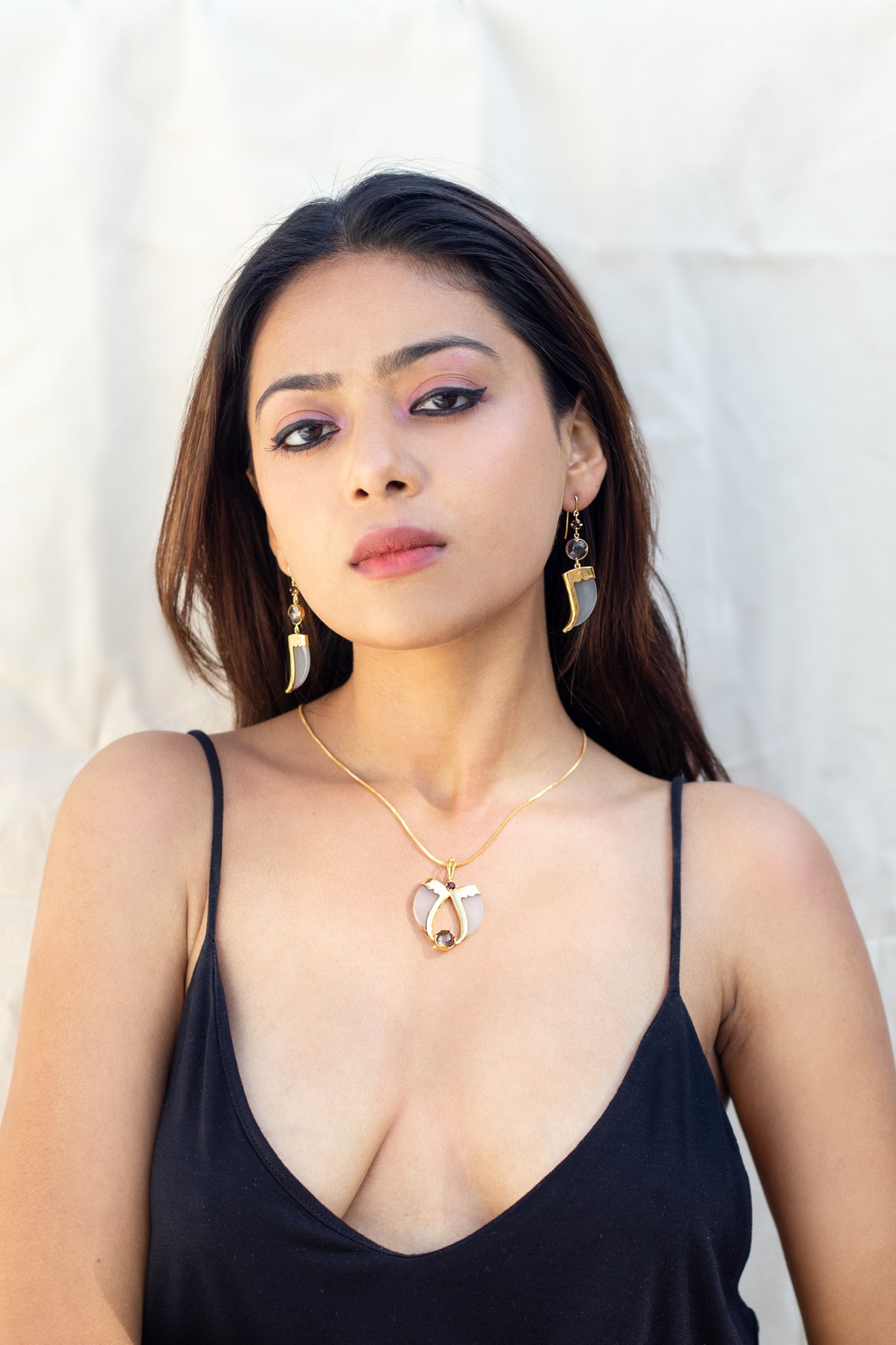 AVANI Gold Faux Tiger Claw Red Lens Pendant - CiceroniBaka