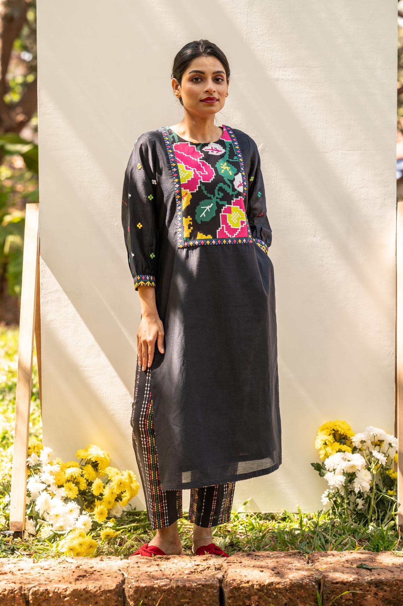 Blooming in Dark Kurta Set - CiceroniKurta SetPrachi Kamat