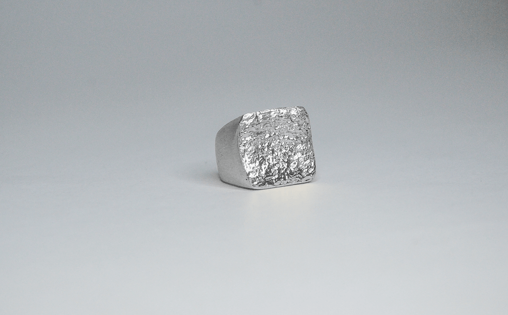 Boxy Boss Ring - Silver - CiceroniEquiivalence