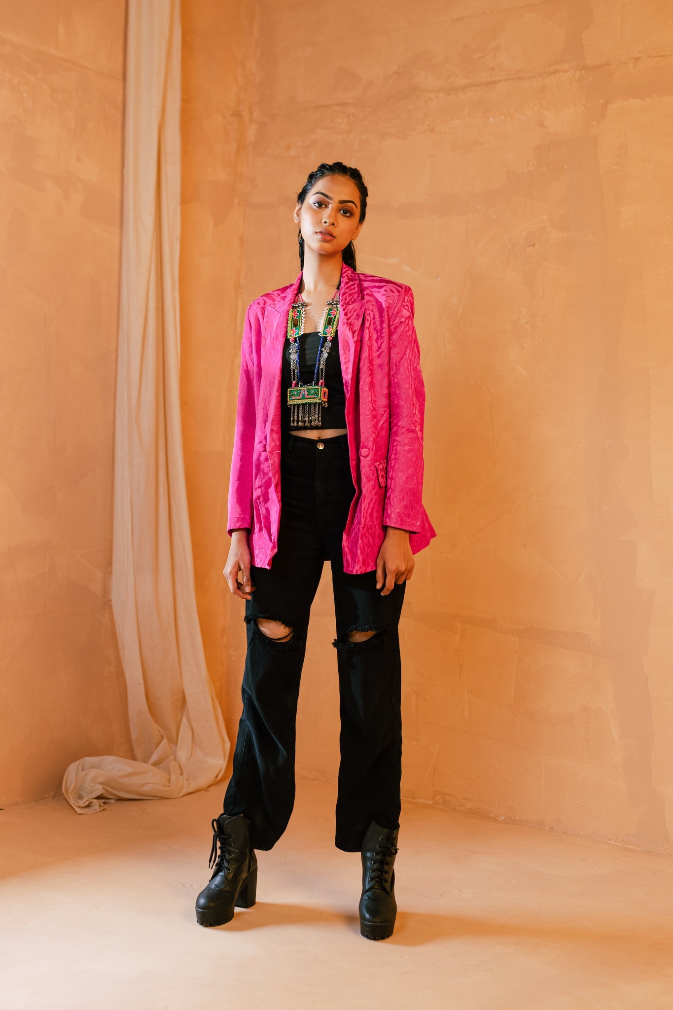 Chhatakbaari!! - CiceroniNeckpieceKrutiArts