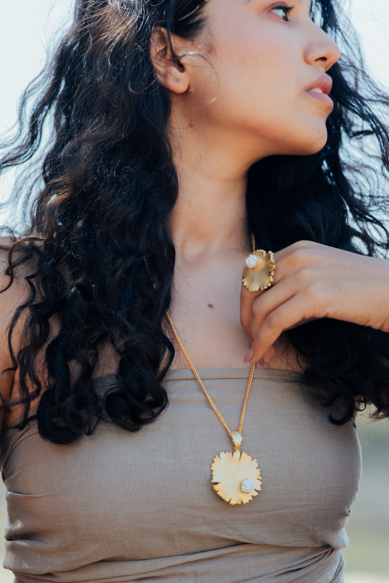 Circulas-Pendant-Golden - CiceroniAarjavee