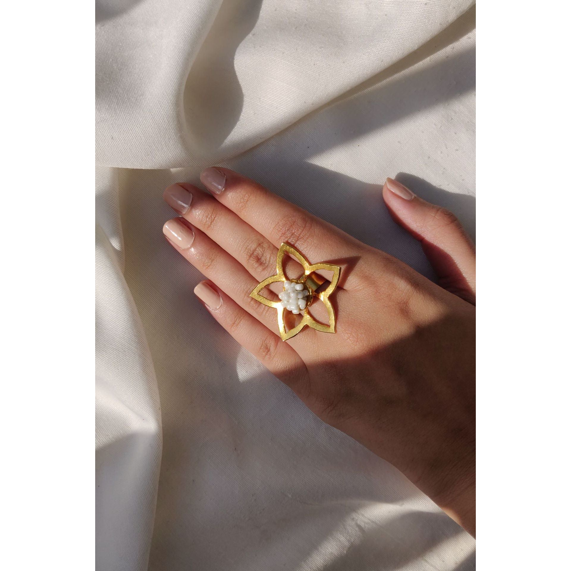 Flower Frame Ring in Gold - CiceroniAarjavee