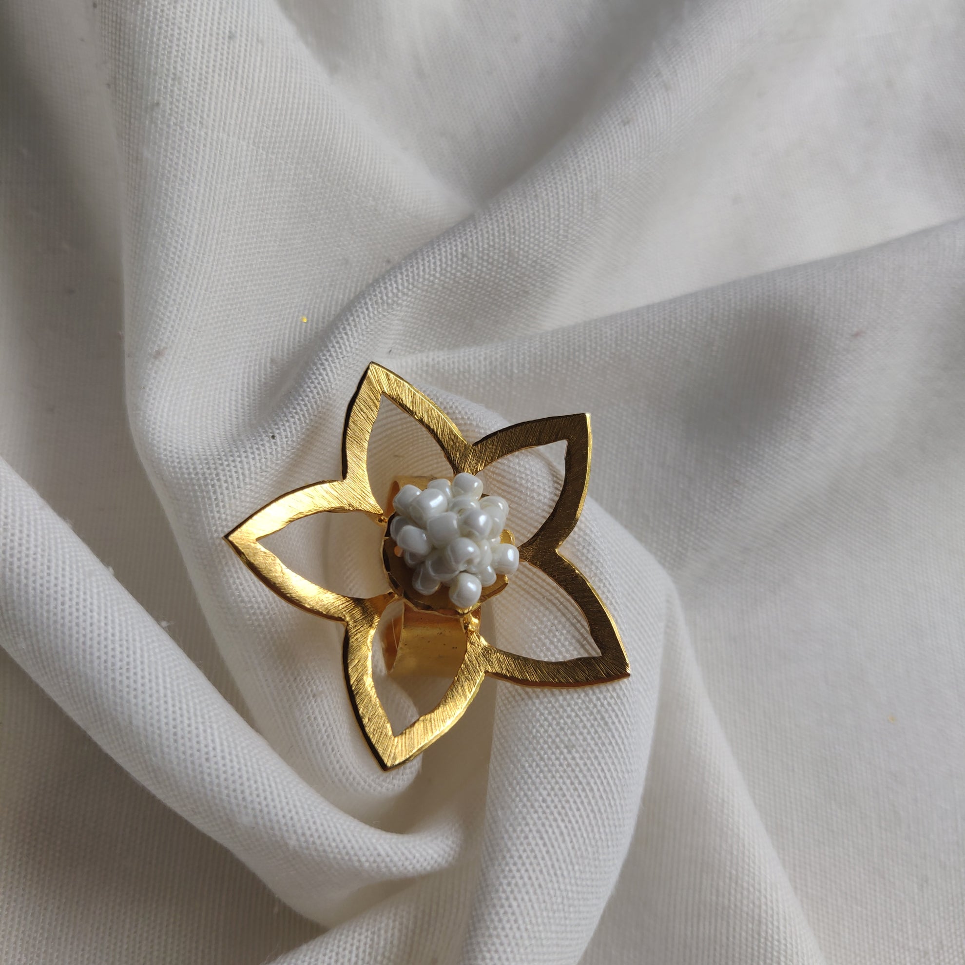 Flower Frame Ring in Gold - CiceroniAarjavee