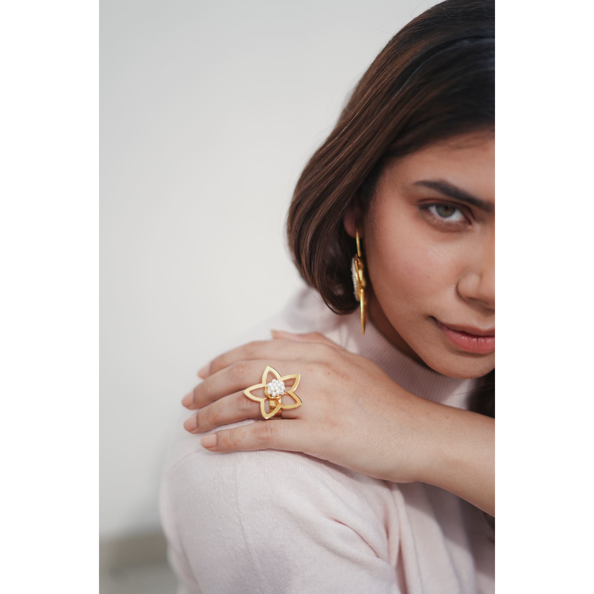 Flower Frame Ring in Gold - CiceroniAarjavee