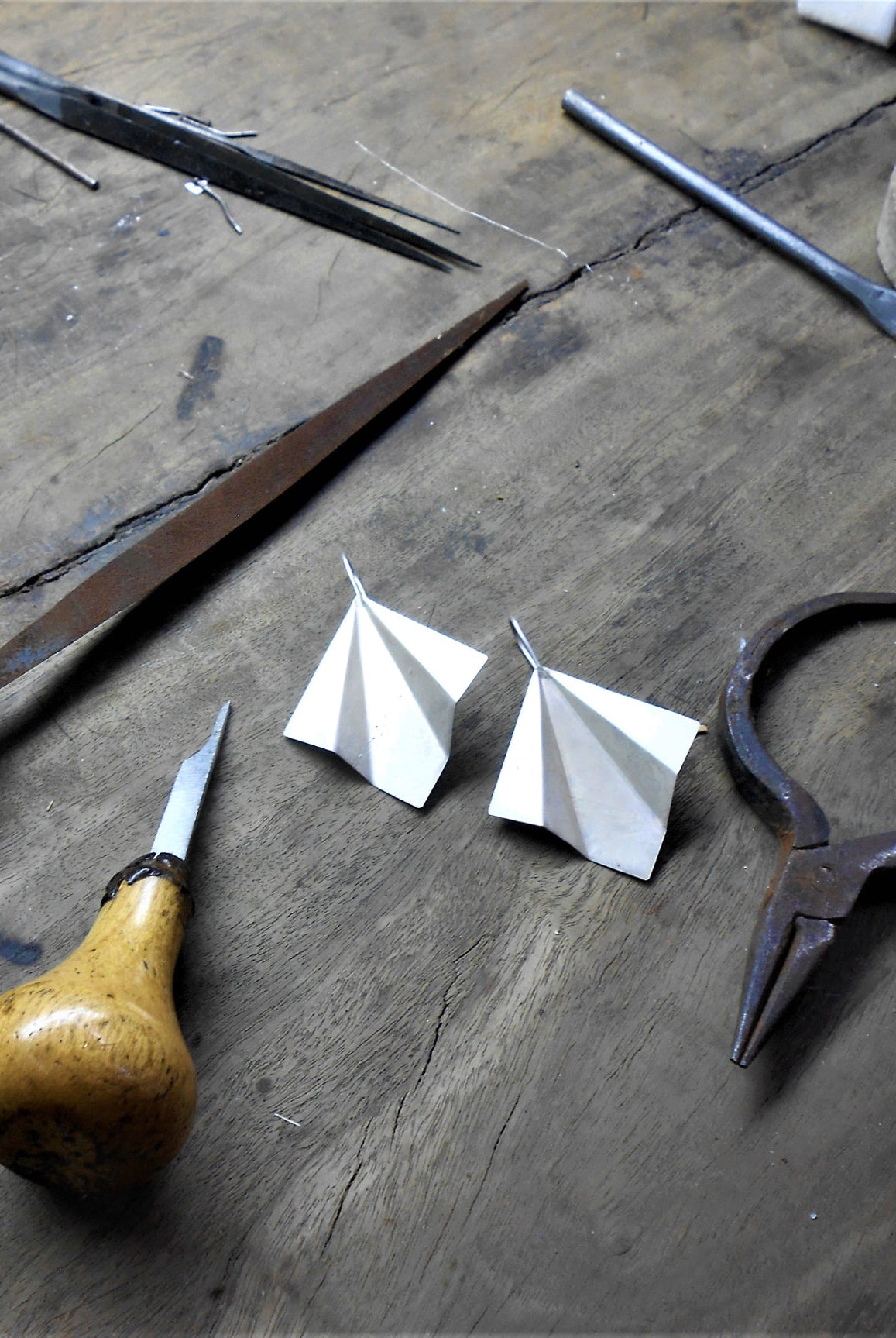 GARVI Origami Two-Fold Earrings - CiceroniBaka