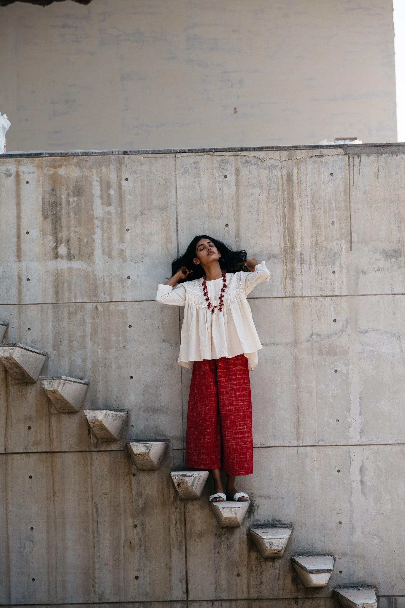 Gloria Pintuck Top - Off-White - CiceroniTopsAraayeh