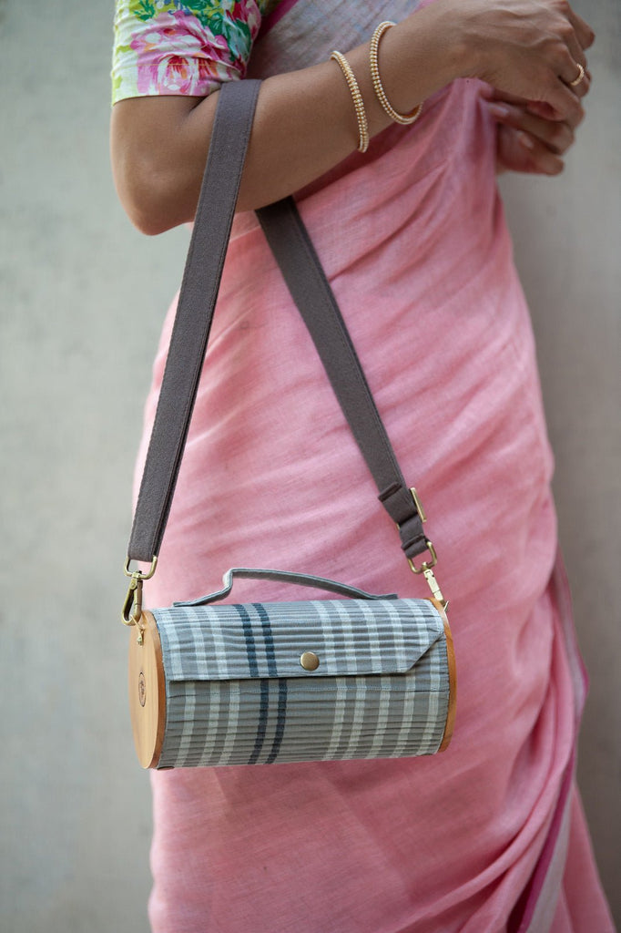 Grey Double Lines Round Clutch - CiceroniLukka Chuppi