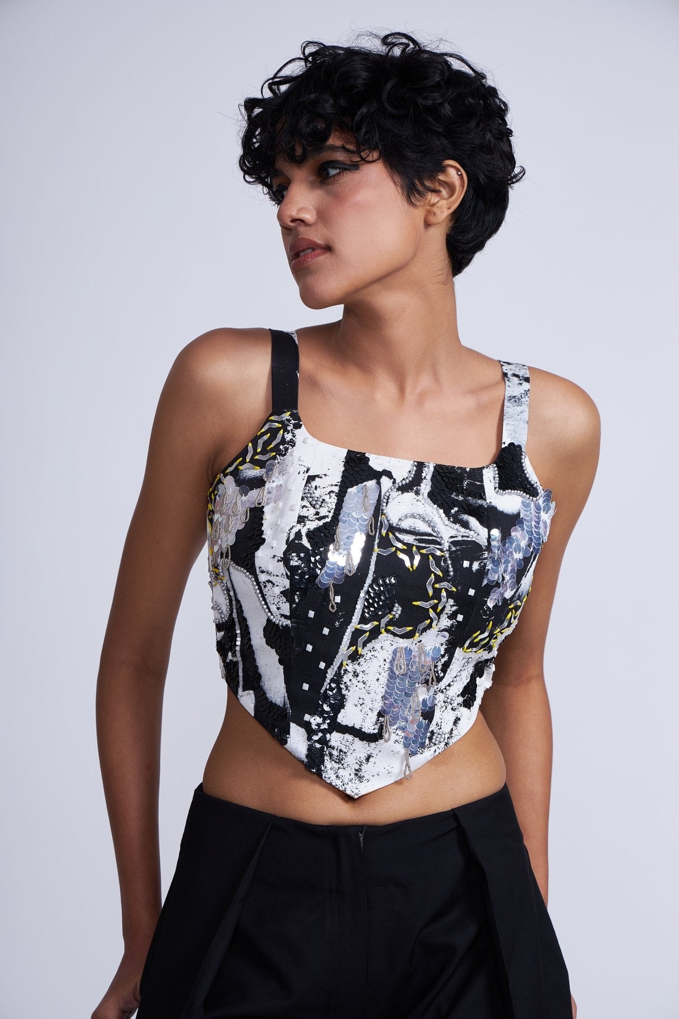 Kafka Embroidered Corset - CiceroniCorsetAdvait