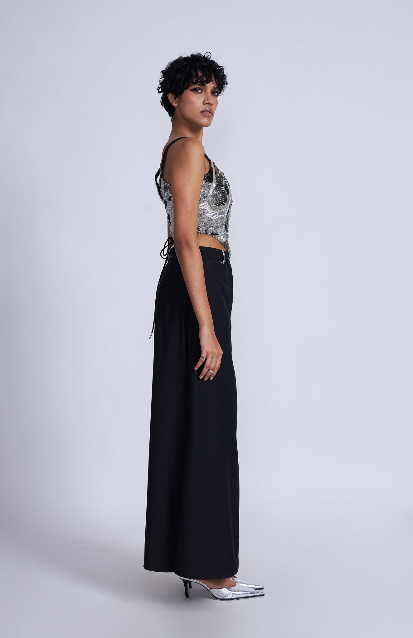 Kuro A-Line Skirt - CiceroniSkirtsAdvait