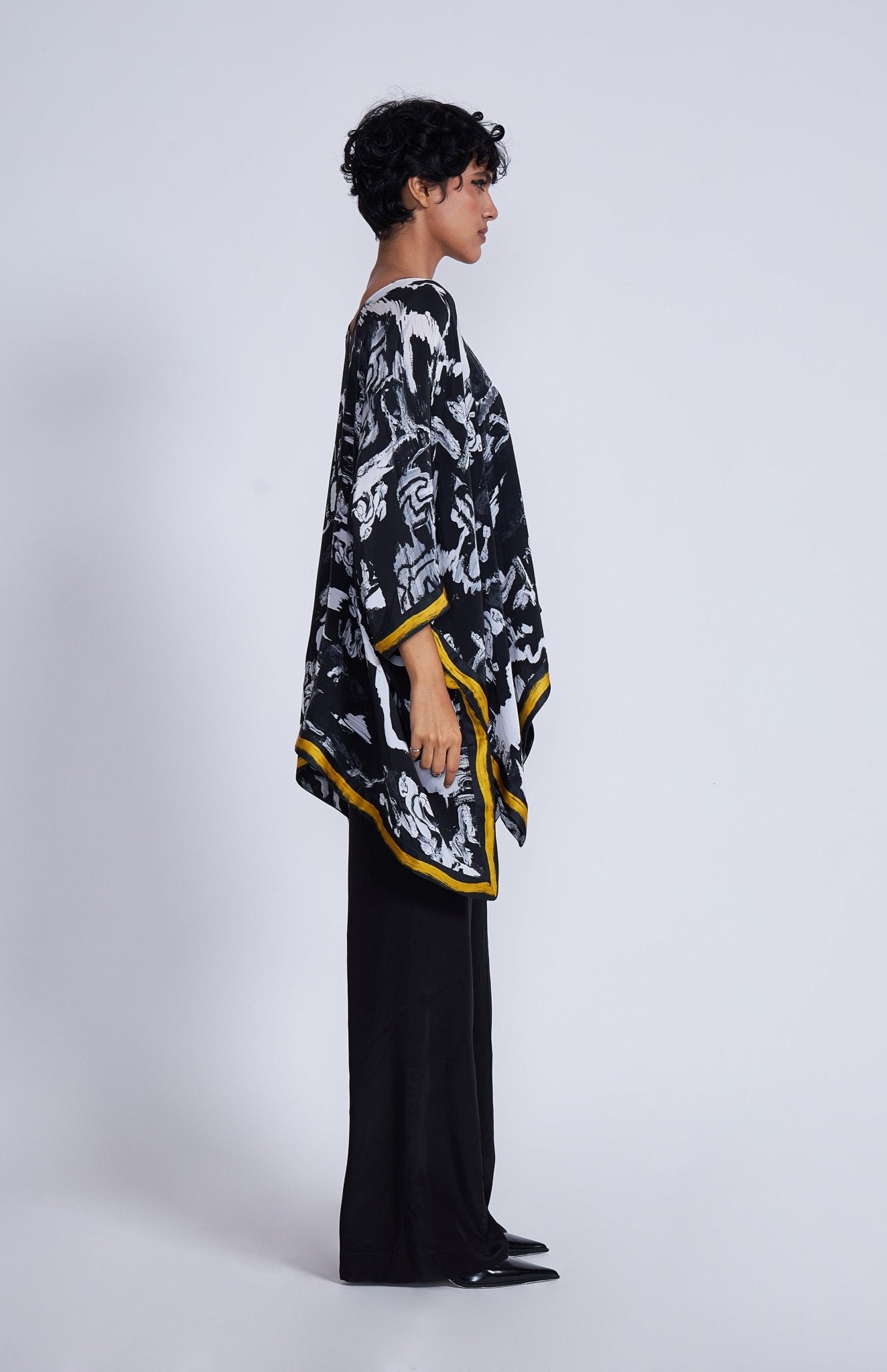 Kuro Flared Trousers - CiceroniTrousersAdvait