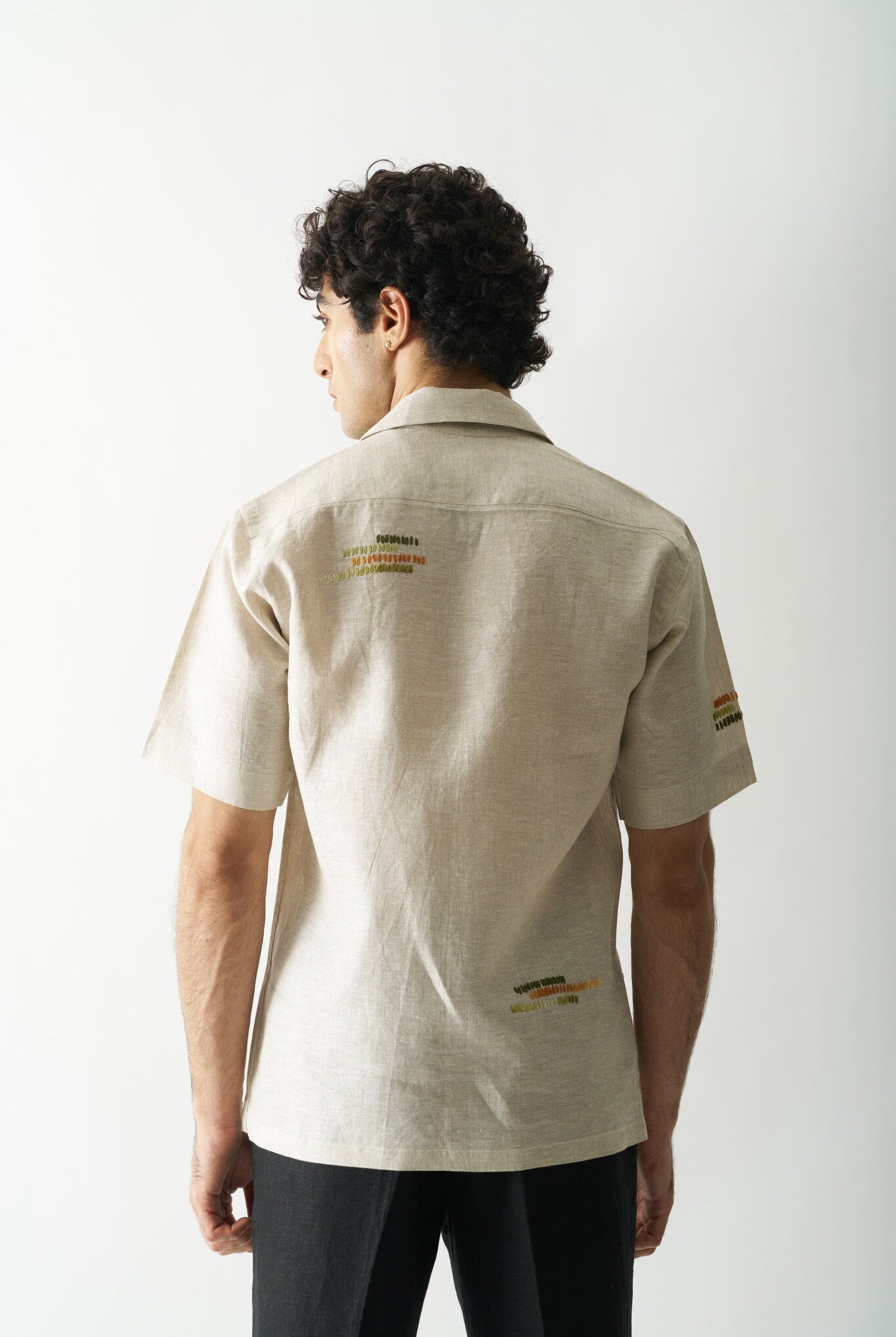 Mens Hand Embroidered Pure Linen Shirt - Classical Elegance - CiceroniShirtCultura Studio