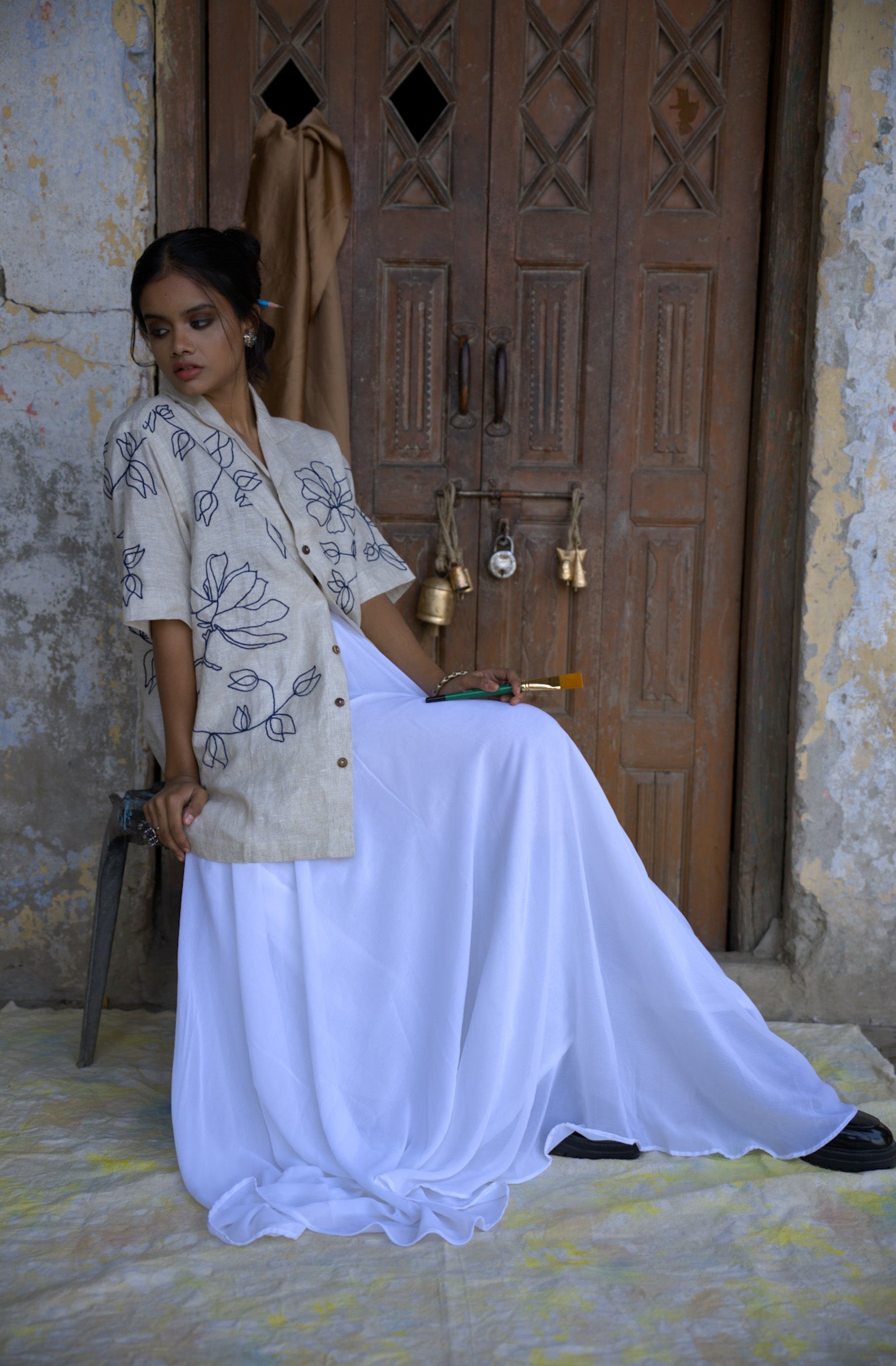 Mens Hand Embroidered Pure Linen Shirt - Floral Serenade - CiceroniShirtCultura Studio