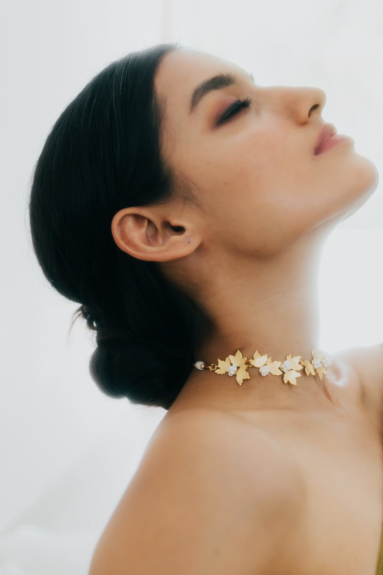 Mogra Choker Neckpiece - Golden - CiceroniAarjavee