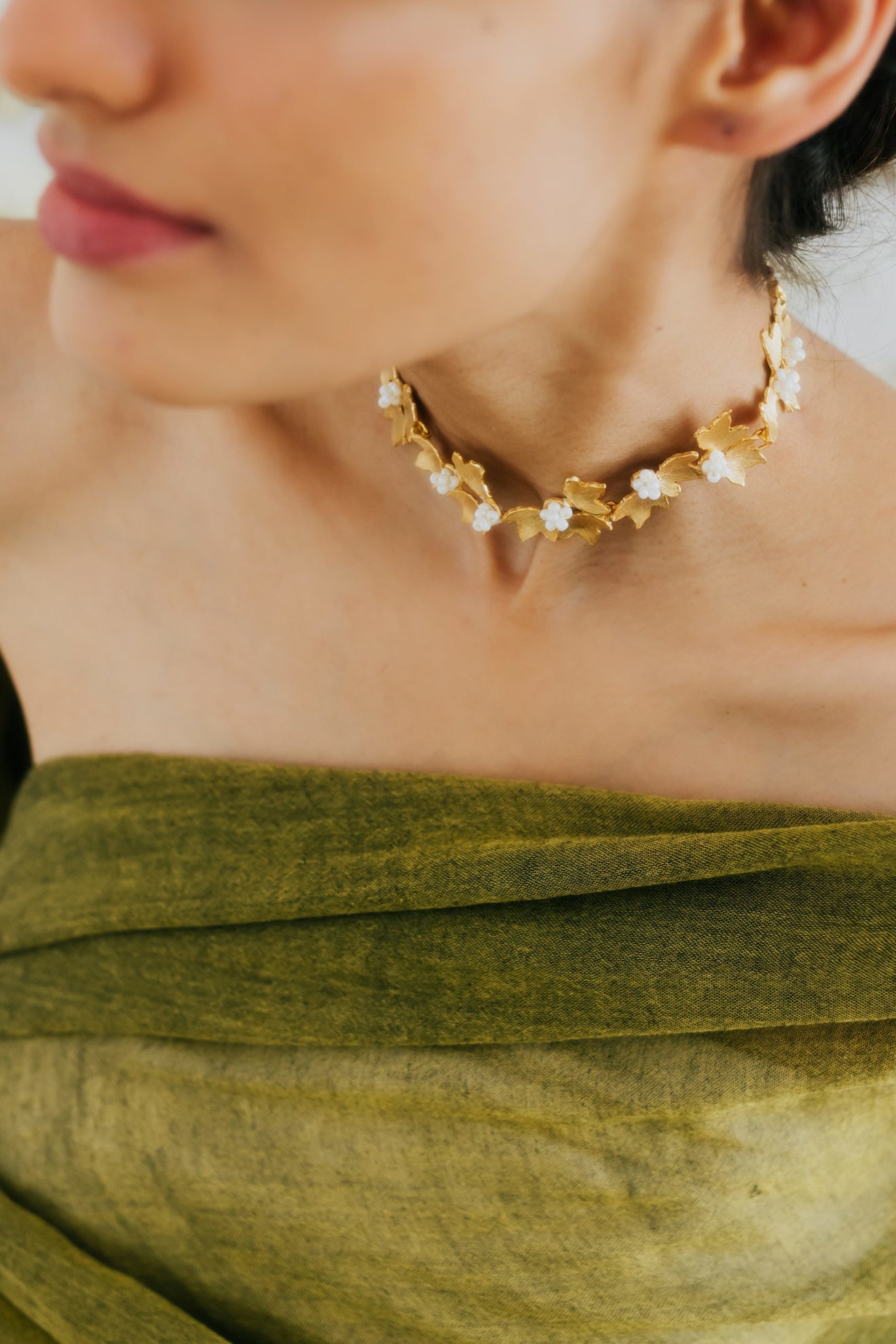 Mogra Choker Neckpiece - Golden - CiceroniAarjavee