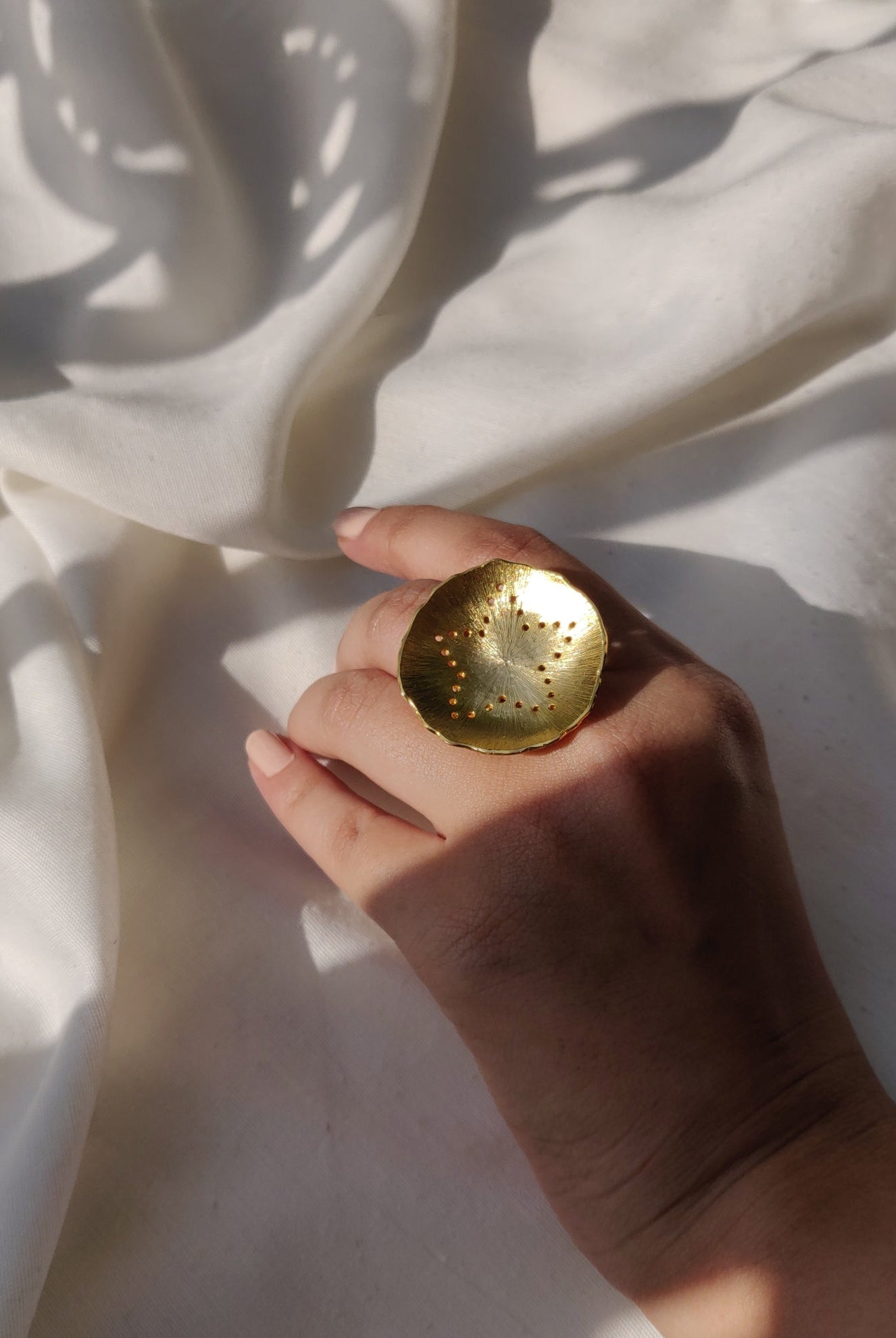 Mogra Solid Ring in Gold - CiceroniAarjavee