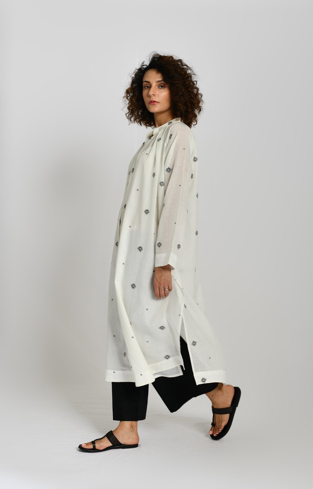 Neck Gather Jamdani Tunic- White - CiceroniKurtaHiranya