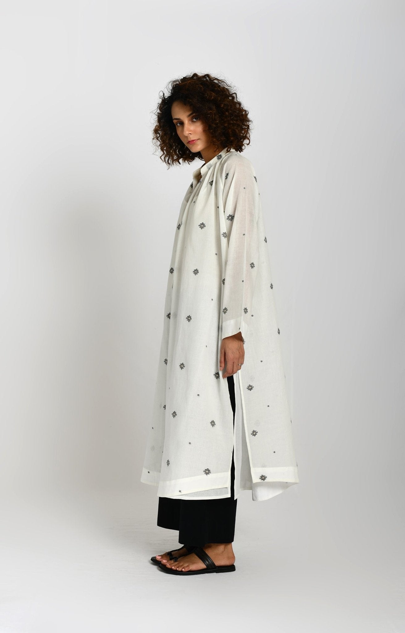 Neck Gather Jamdani Tunic- White - CiceroniKurtaHiranya