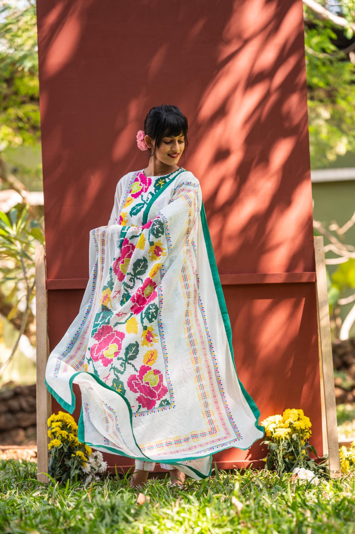 Petalpop Delight Kurta Set - CiceroniKurta SetPrachi Kamat