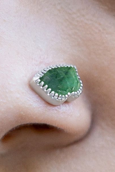 Pichwai Emerald Lotus Leaf Nose Pin - CiceroniBaka