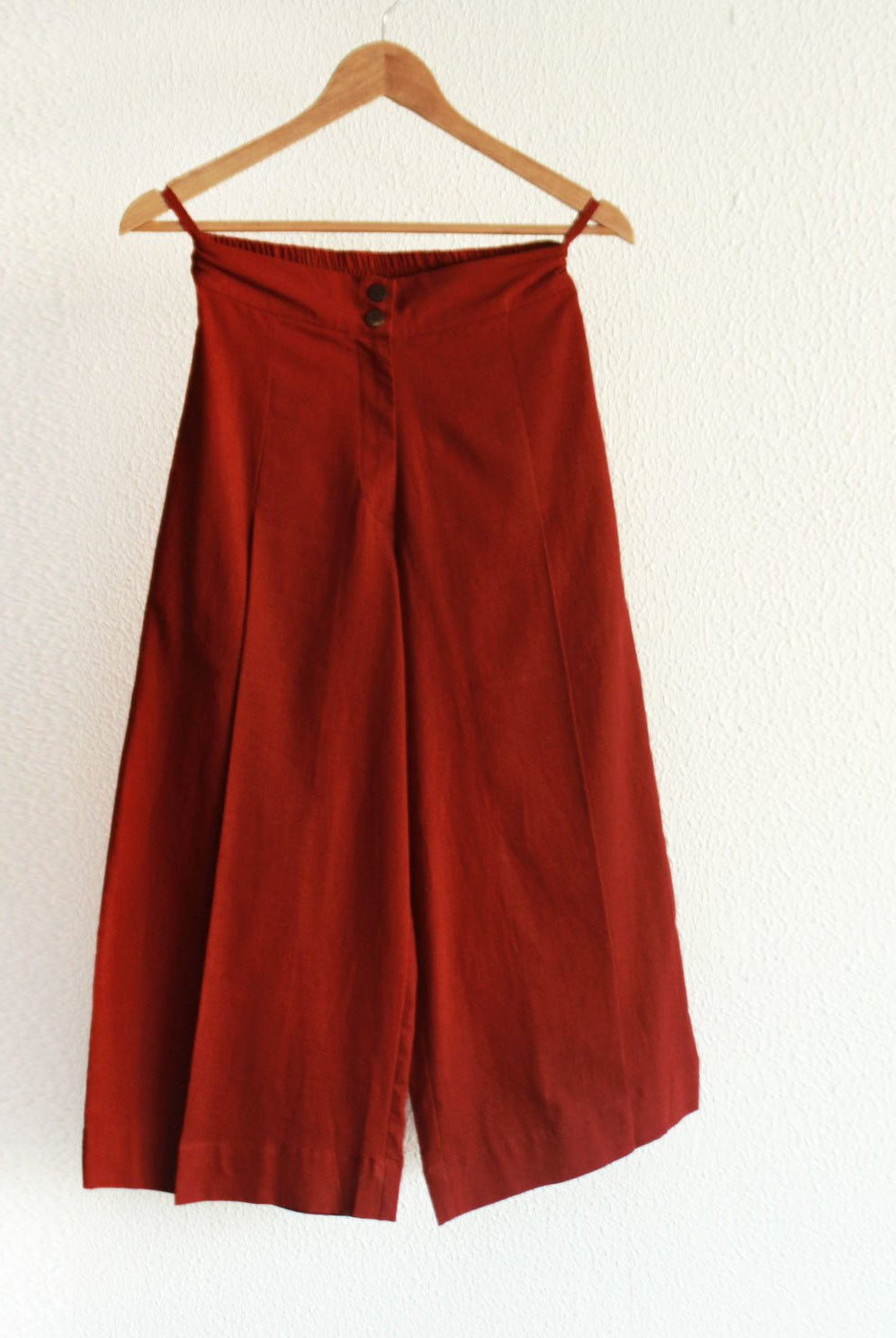 Pleated Cherry Red Pants - CiceroniRias Jaipur